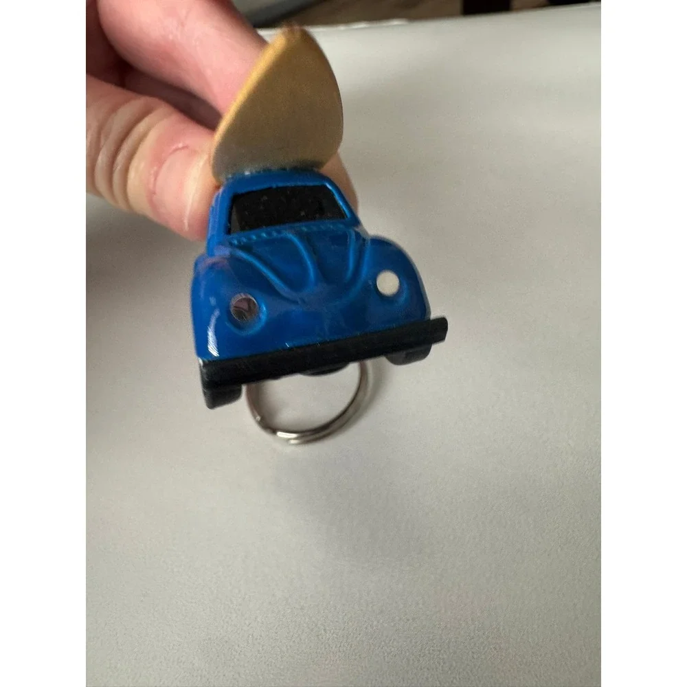 Cannon Beach‎ Oregon Blue Beetle Bug Style Car Keychain with Surfboard Souvenir